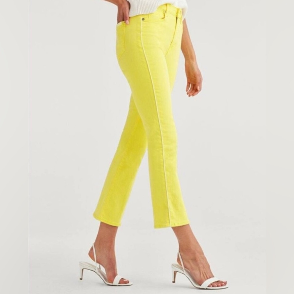 7 For All Mankind High Waist Slim Kick Jeans in Sunflower size 26!